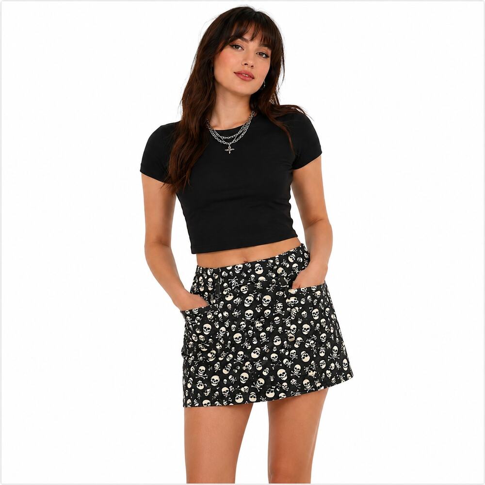 NWT Hot Topic Skull Mini Skirt Sz M Black White Goth Halloween Punk Pockets Y2K